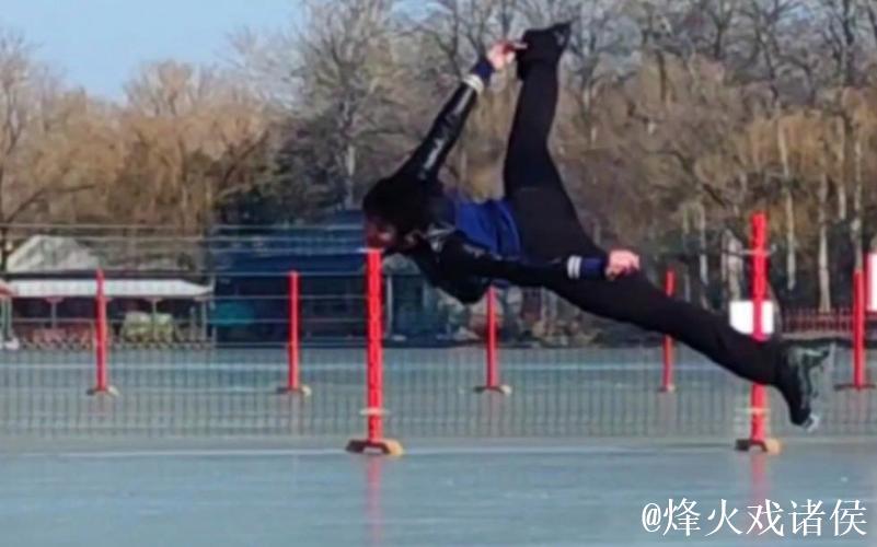 小明的花滑日常|我妈建议找个壮汉助我完成四周旋转 小明的花滑日常|我妈建议找个壮汉助我完成四周旋转